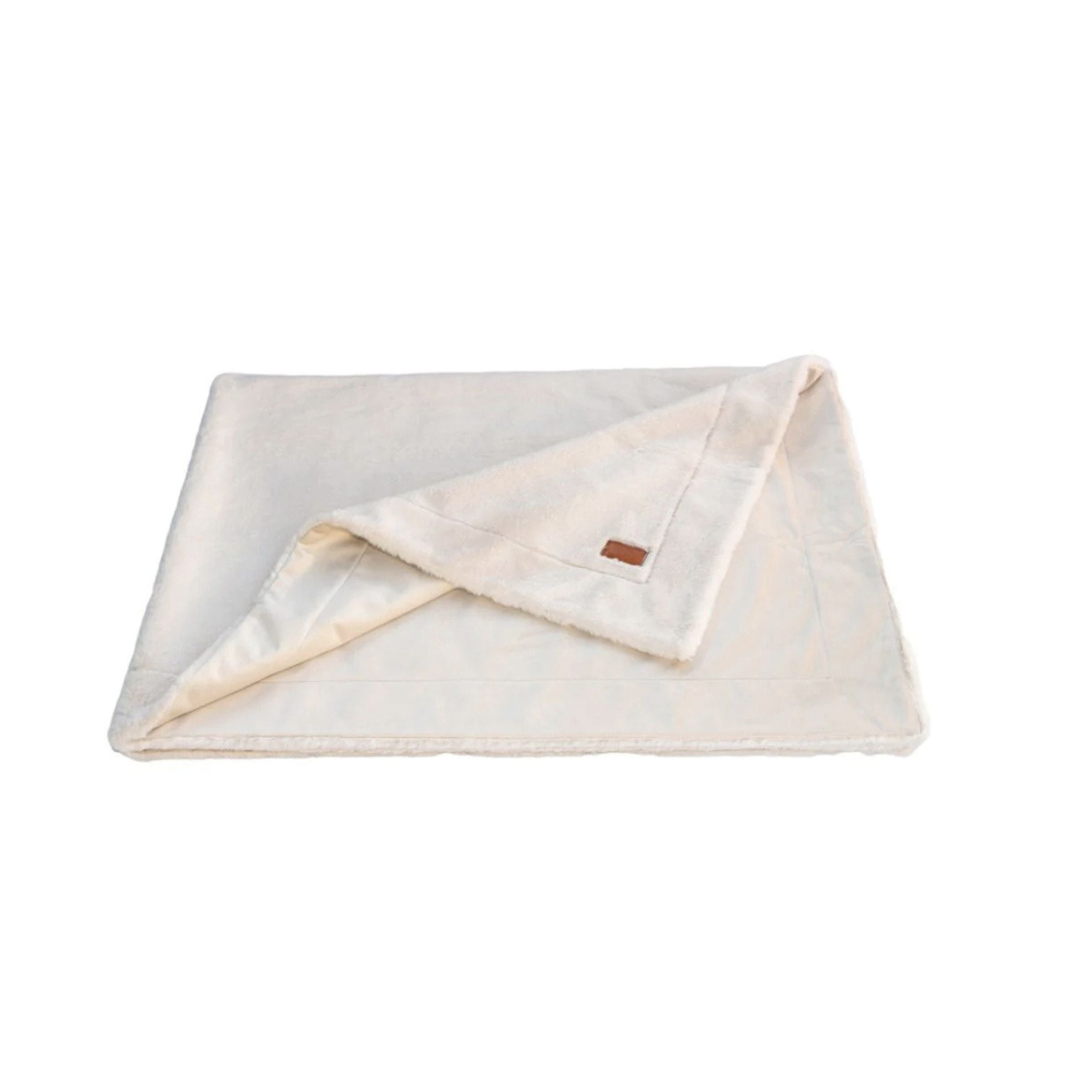 Zusammengelegte cremeweiße Hyggeblanket Kuscheldecke Ivory mit sichtbarer Ober- und Unterseite